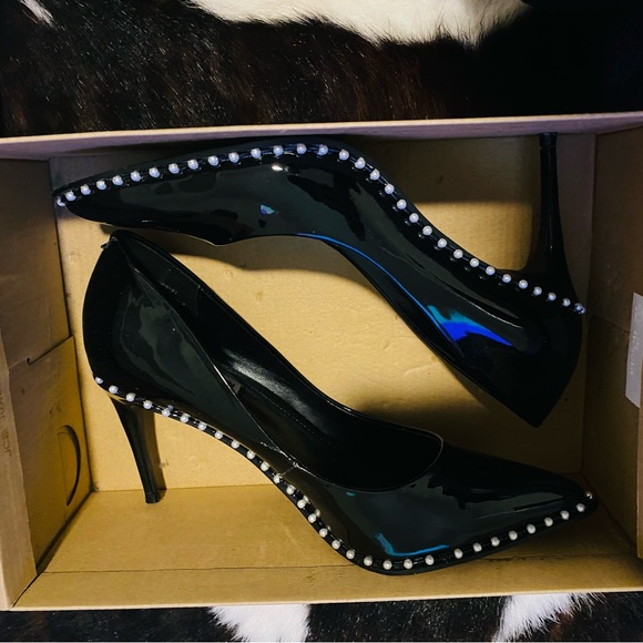 Steve Madden pump size 8.5. Wore one time like new! - Picture 7 of 9